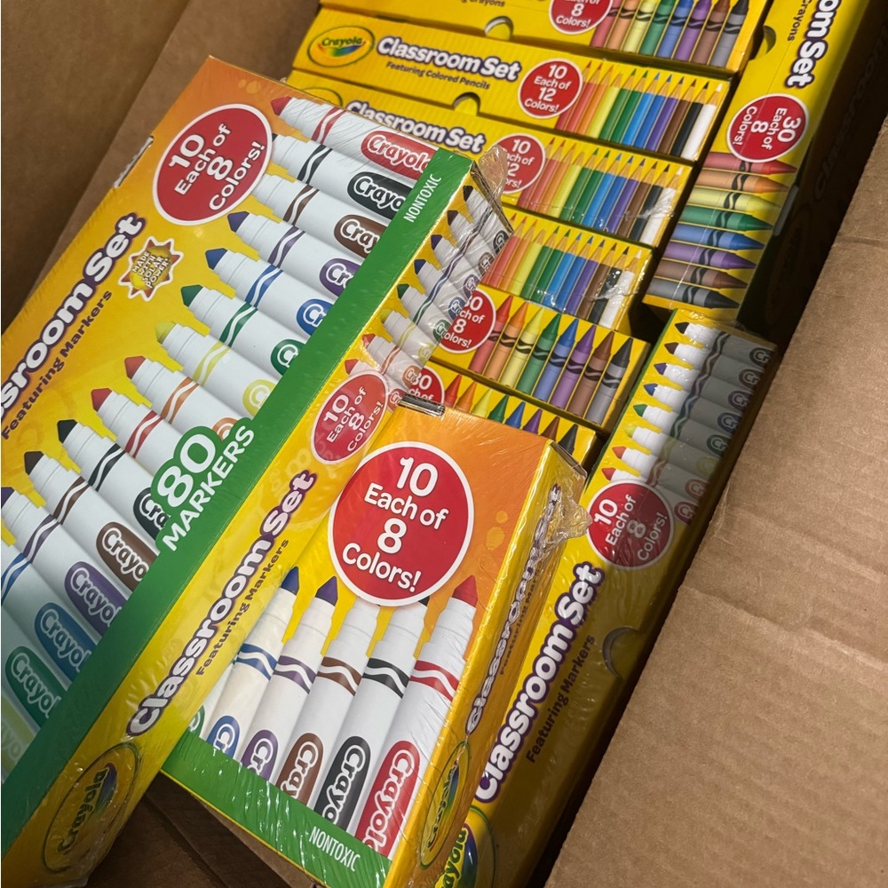 Crayola Classroom Set MARKERS!!!  80 ct.